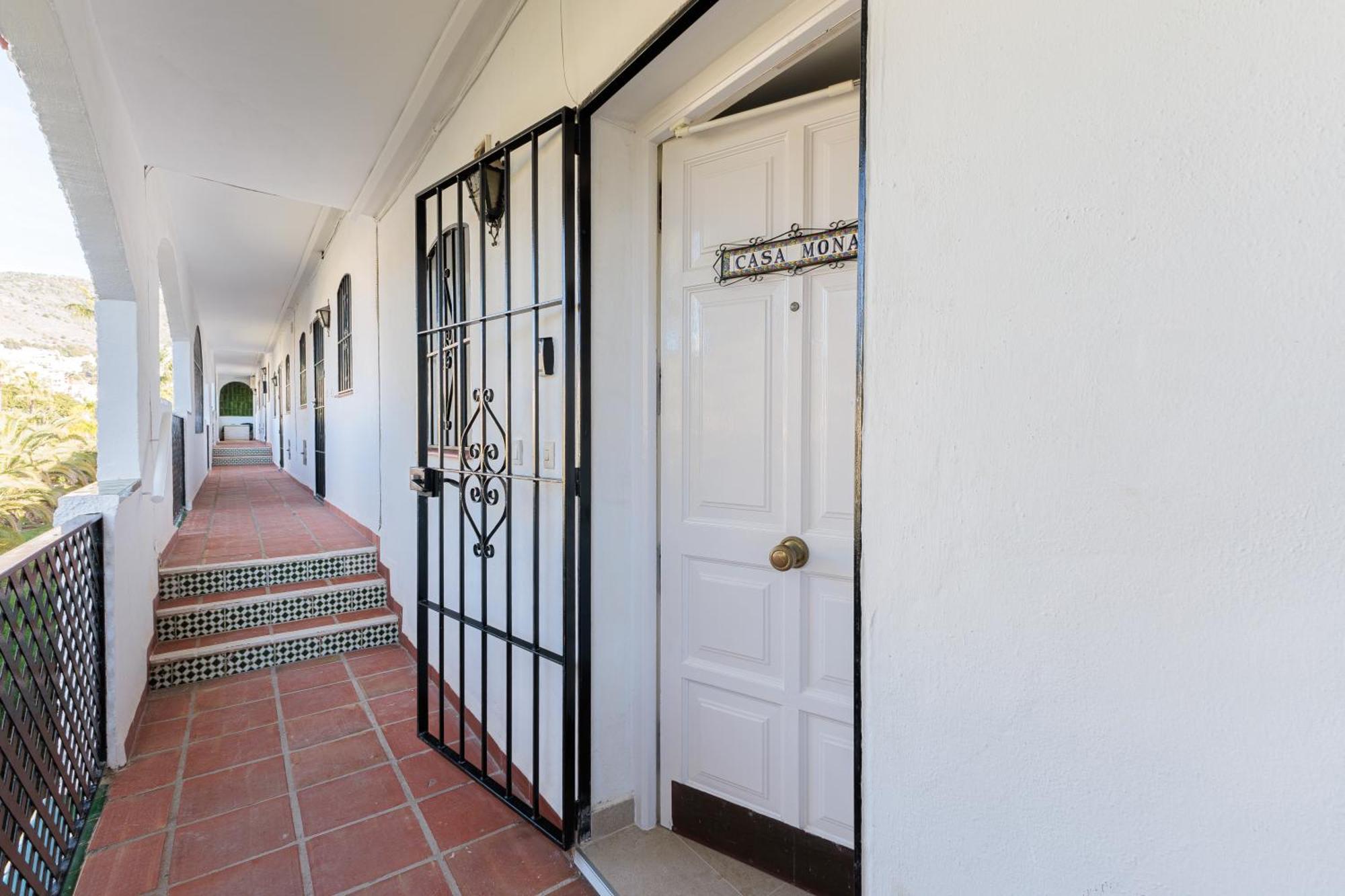 Cosy Apartment In Verano Azul Nerja Exterior foto
